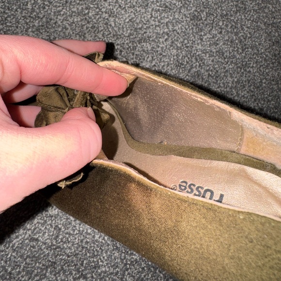 Charlotte Russe Olive Ruffle Cutout Wooden Heels - Picture 8 of 10